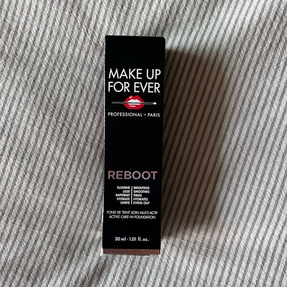 REBOOT
ACTIVE CARE REVITALIZING FOUNDATION Y305 SOFT BEIGE - Picture 2 of 3